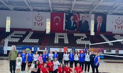 Erzurum Valiliği Kadın Voleybol Takımı şampiyon oldu