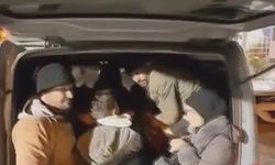 Hafif ticari araca tıka basa doldurulan  13 göçmen yakalandı