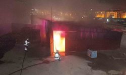 Hatay’da depo alevlere teslim oldu