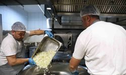 İhtiyaç sahiplerine günde 2 öğün sıcak yemek