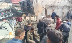 İnşaatta göçük: 5 işçi altında kaldı