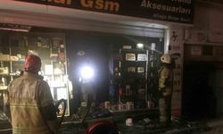 İzmir’de cep telefonu aksesuar mağazasında yangın