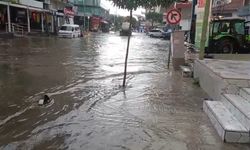 İzmir’in kuzey ilçelerinde kuvvetli sağanak yağış