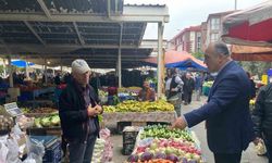 Kaymakam İlhan, pazarda vatandaşlar ve esnafla bir araya geldi