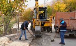 Mahallede asfalt yama çalışması