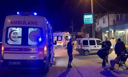 Motosiklet, yolun karşısına geçmeye çalışan adama çarptı: 3 yaralı