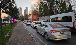 Okulların açılmasıyla İstanbul’da trafik yoğunluğu yaşandı