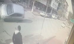 Ortalığın savaş alanına döndüğü kaza kamerada: 1 yaralı