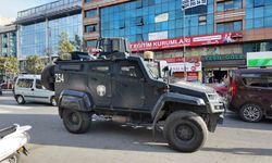 Otele el bombası atıldı