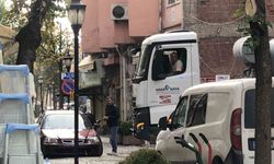 Otomobil ambulansın ilerlemesini engelledi