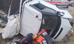 Pikap şarampole uçtu: 2 yaralı