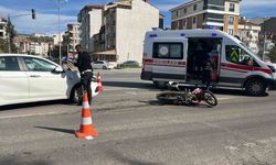 Tavşanlı’da otomobil ile motosiklet çarpıştı: 2 yaralı