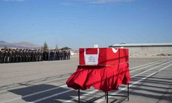 Vefat eden komutan için askeri tören düzenlendi