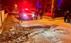 Yeni asfaltlanan bölümde göçük oluştu