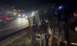 Yolcu otobüsü devrildi: Yaralılar var