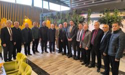 Iğdır Milli Eğitim Müdürü Aziz Gün, 24 Kasım Öğretmenler Günü dolayısıyla emekli öğretmenlerle kahvaltıda bir araya geld