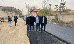 Melekli’de Asfalt Mesaisi Hafta Sonu da Sürüyor