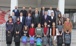 Dereceye Giren Öğrencilere Ödülleri Verildi