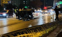 Ağaca çarpan otomobil alev aldı: 1’i ağır 2 yaralı