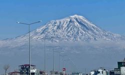 Ağrı Dağı ihtişamıyla göz kamaştırıyor