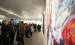 Akademisyenin 38 yıllık sanat yolculuğunu anlatan "38/50: Retro-Perspektif" sergisi