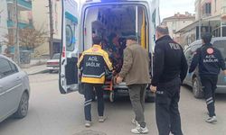 Bıçağın üzerine düşen genç yaralandı