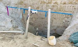 Çukur kazıp tarihi eser aradılar