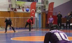 Engelliler ile protokol arasında ‘goalball’ maçı