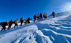 Erek Dağı'na zirve tırmanışı