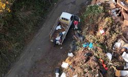 Gökdelenlerin gölgesinde kaçak moloz dökümü