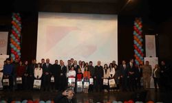 Kars'ta en çok kitap okuyanlara ödülleri verildi