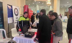 Kars'ta üniversite öğrencilerine trafik araç ve gereçleri tanıtıldı
