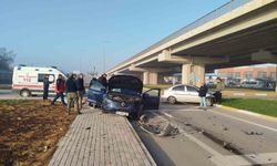 Kavşakta kaza: 1 yaralı