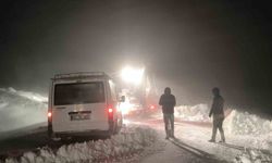 Köy yolunda mahsur kalan 7 kişi kurtarıldı