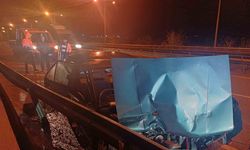 Otomobil bariyerlere çarptı: 1 yaralı