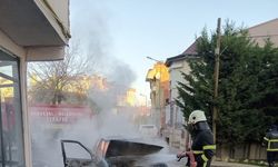 Otomobil cayır cayır yandı