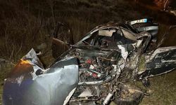 Otomobil şarampole devrildi: 2 ölü, 1 yaralı