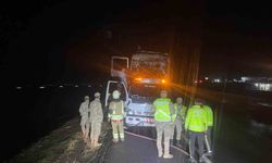 Şırnak'ta seyir halindeki tır alevlere teslim oldu