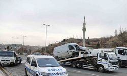 Ticari araç ile otomobil çarpıştı: 1 ölü, 3 yaralı