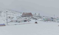 Türkiye'nin en ekonomik kayak tesisi beyaza büründü