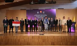 Yaşar Bayar'a anlamlı ödül