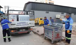 Yeni çöp konteynerini mahallelere yerleştiriyor