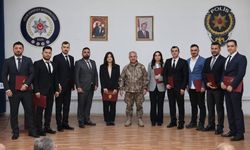 Emniyet Müdüründen Başarılı Polislere Başarı Belgesi