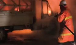 Halfeli Beldesi’nde Kamyonet Duvara Çarptı, Araç Alev Aldı