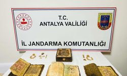 Durdurulan araçtan tarihi Kur'an-ı Kerim ve tarihi eser çıktı