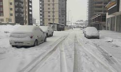 Gaziantep'te kar yağışı devam ediyor