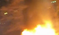 Göl ağzındaki iki kayık alev alev yandı