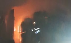 Hatay'da konteyner alevlere teslim oldu