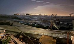 Hortum seralara zarar verdi