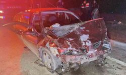 İki otomobil çarpıştı: 8 yaralı